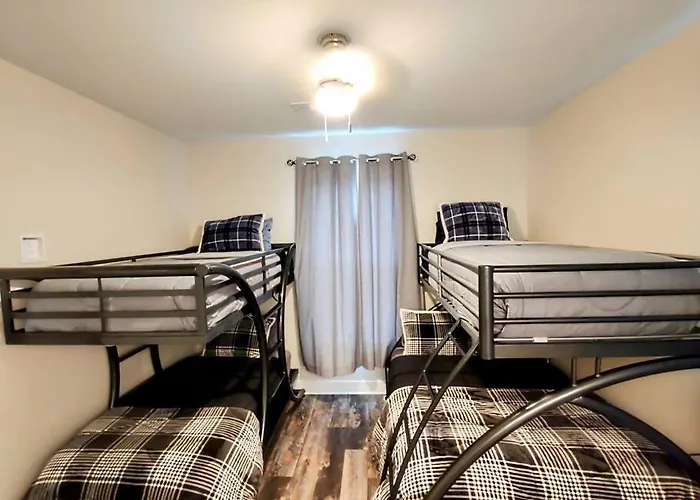 Duplex Lakeview A - 10 Minutes To Oaklawn Racing & Gaming